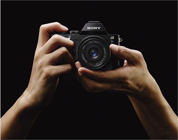 اعلام قیمت و زمان عرضه ی دوربین عکاسی دیجیتال Sony Alpha 7S