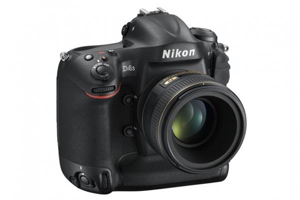 بررسی دوربین دیجیتال Nikon D4S