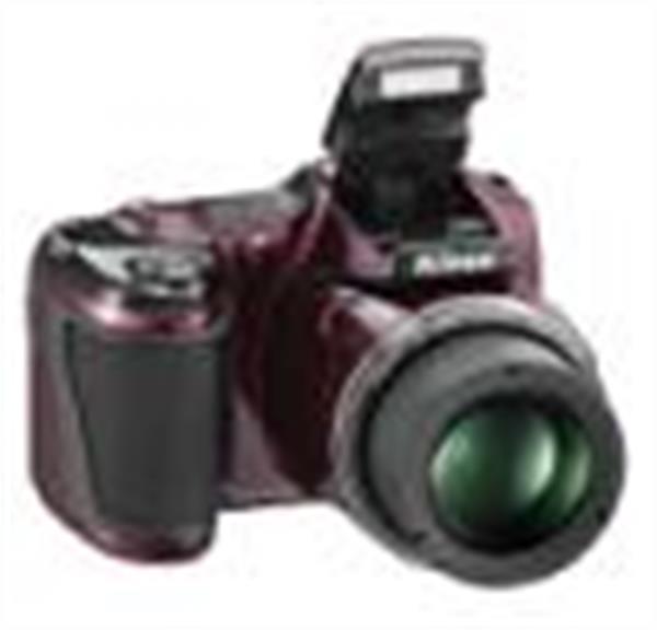 Nikon ‌ چهار مدل دوربین نیمه حرفه ای کامپکت Coolpix P520, S9500, S6500, L820 را وارد بازار کرد.
