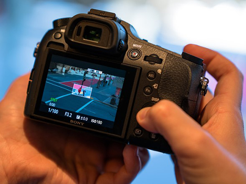 Sony Syber-shot DSC-RX10 III  1