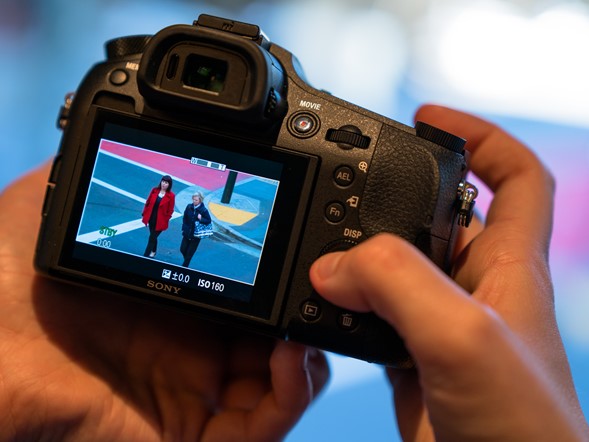 Sony Syber-shot DSC-RX10 III  2