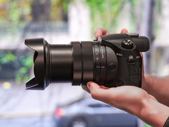 Sony Syber-shot DSC-RX10 III  5