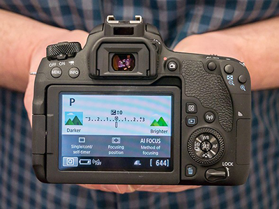 Canon EOS 77D