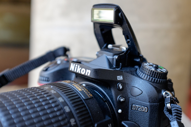 عکس از رو به رو دوربین نیکون D7200