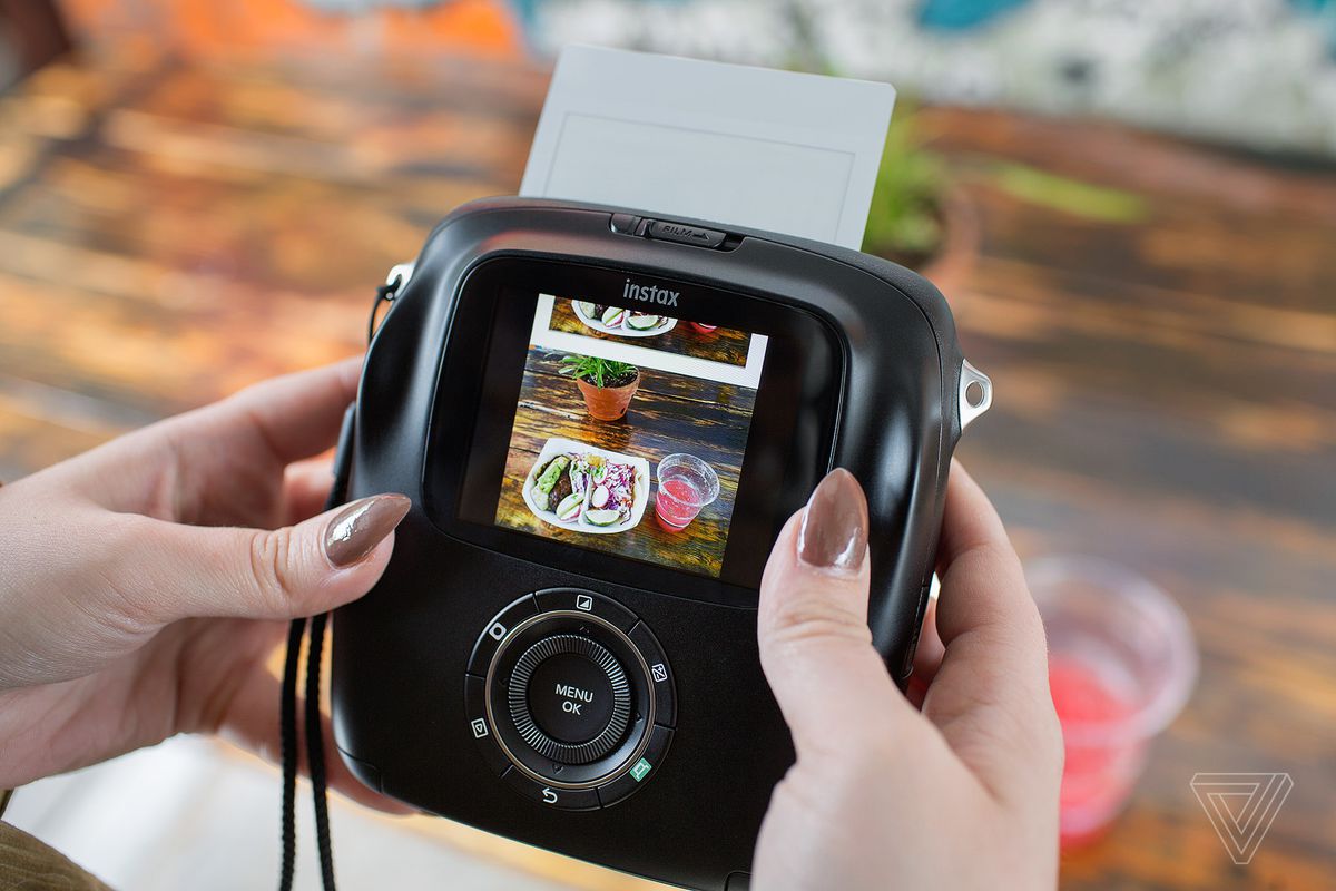 معرفی دوربین عکاسی هیبریدی فوجی Fujifilm Intax Square SQ10