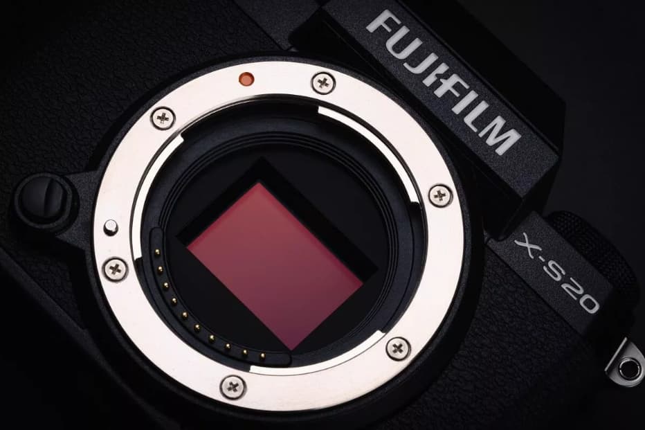 دوربین عکاسی فوجی‌فیلم  FUJIFILM X-S20