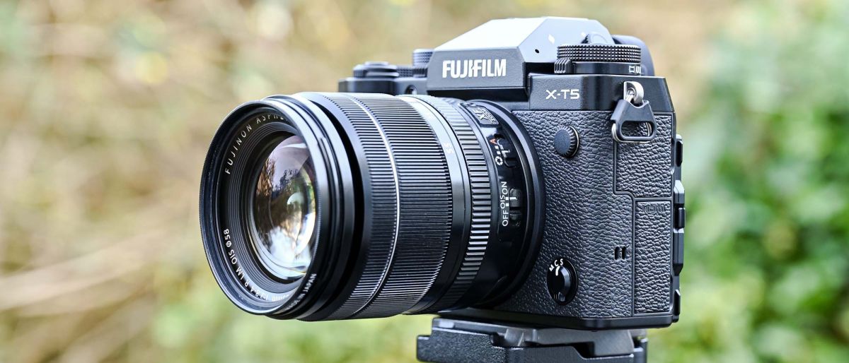 دوربین عکاسی فوجی‌فیلم  FUJIFILM X-S20