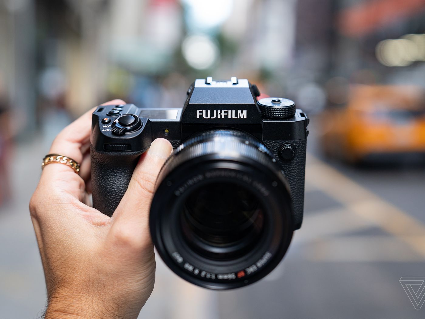 دوربین بدون آینه فوجی‌فیلم  FUJIFILM X-H2