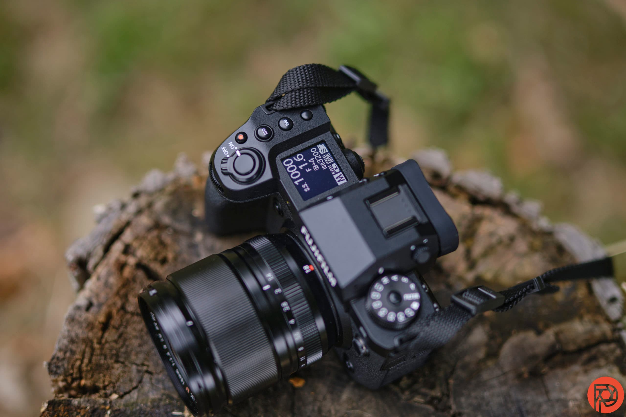 دوربین بدون آینه فوجی‌فیلم  FUJIFILM X-H2S