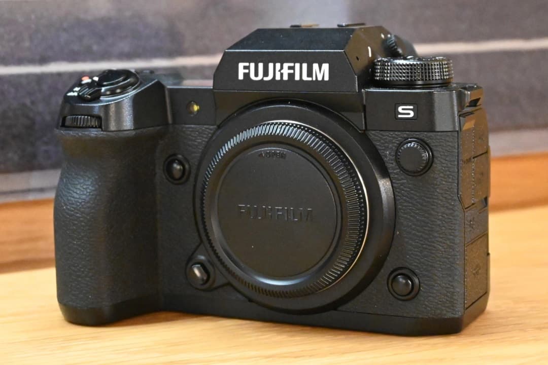 دوربین بدون آینه فوجی‌فیلم  FUJIFILM X-H2S