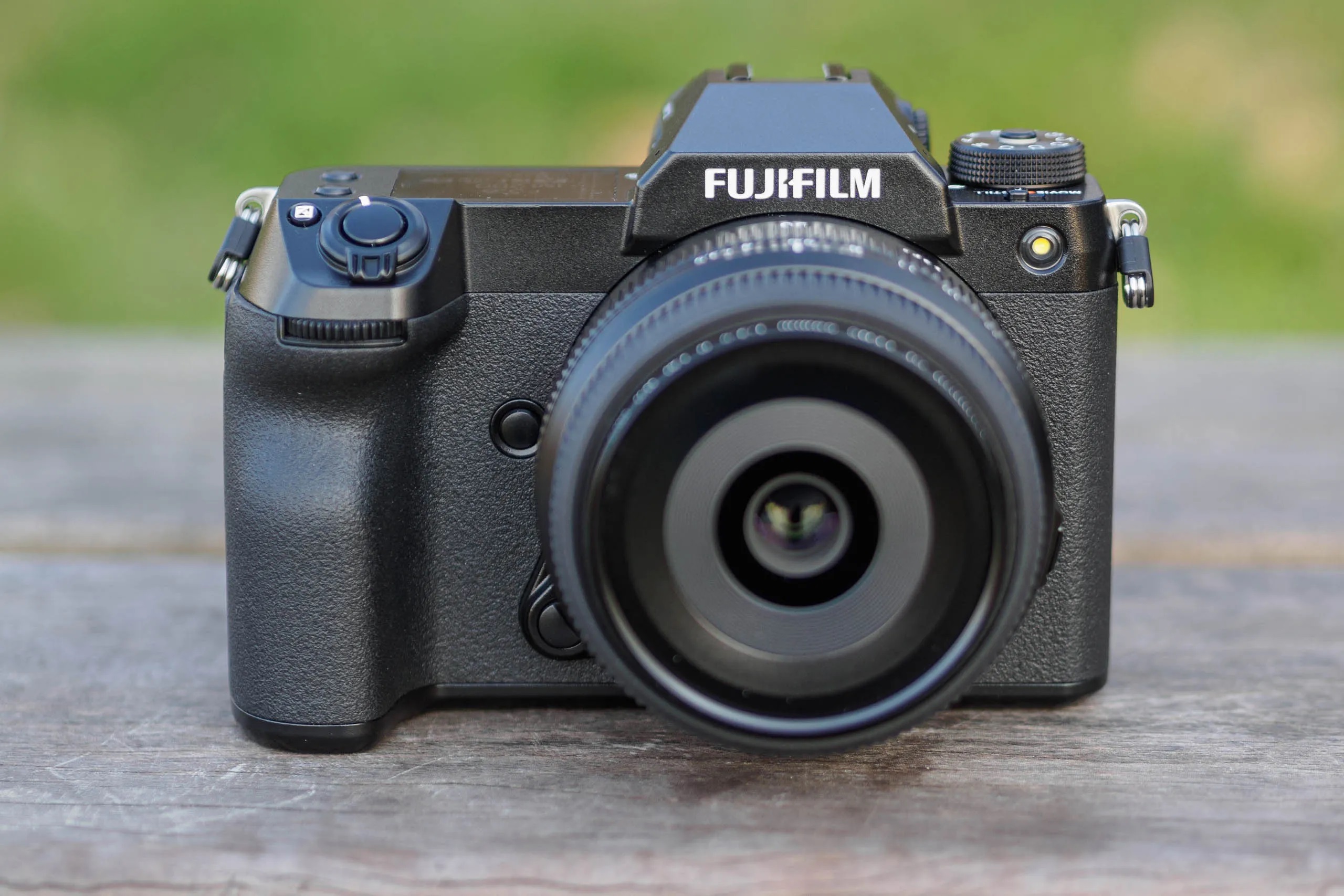 دوربین بدون آینه فوجی‌فیلم  FUJIFILM GFX 100S