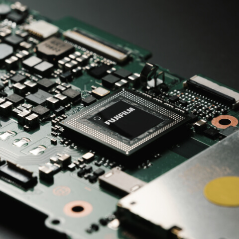 دوربین بدون آینه فوجی‌فیلم  FUJIFILM X-S10