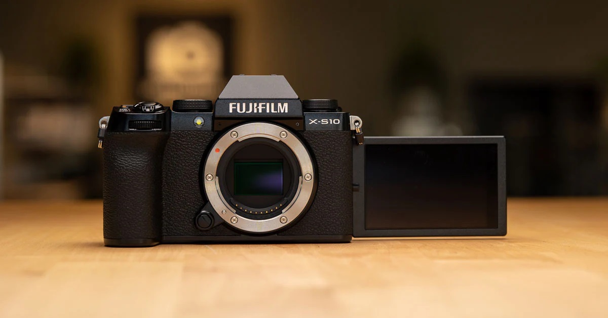 دوربین بدون آینه فوجی‌فیلم  FUJIFILM X-S10