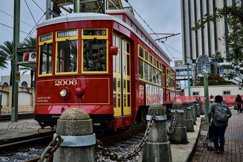 دوربین بدون آینه فوجی‌فیلم FUJIFILM X100v