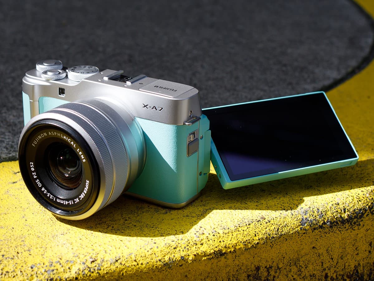 دوربین بدون آینه فوجی‌فیلم  FUJIFILM X-A7
