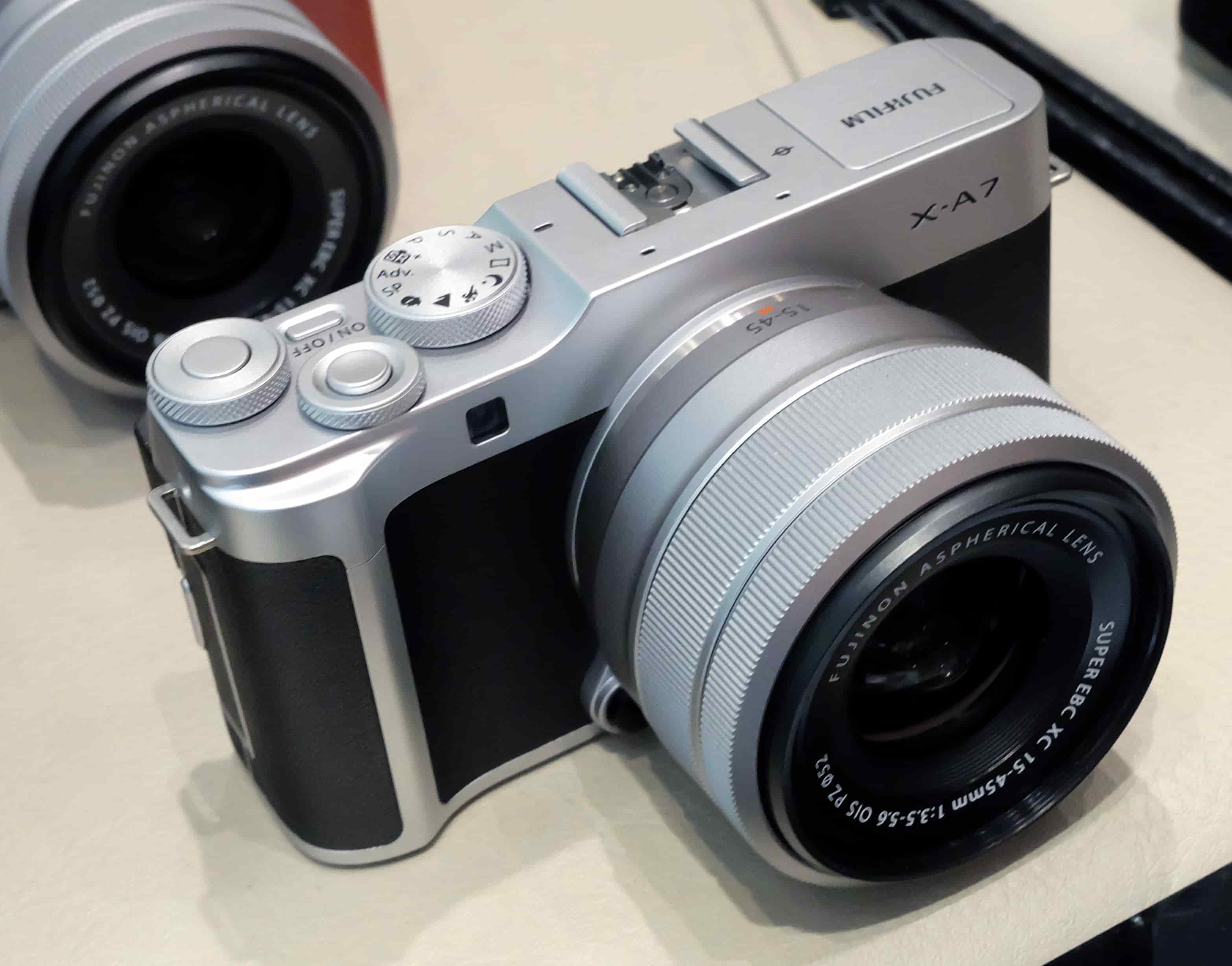 دوربین بدون آینه فوجی‌فیلم  FUJIFILM X-A7