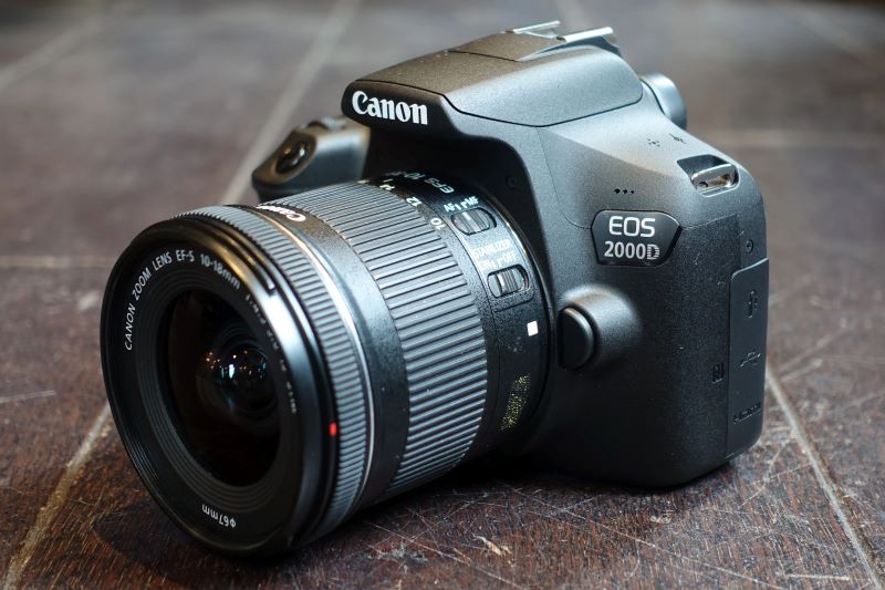 دوربین Canon EOS 2000D