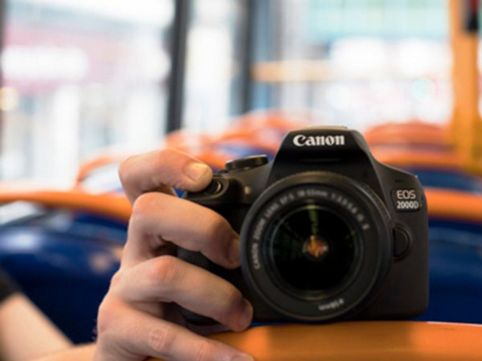 دوربین Canon EOS 2000D