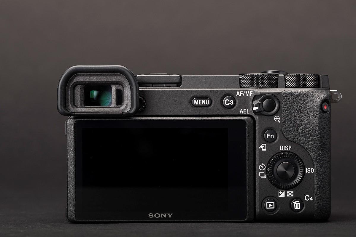 .دوربین بدون آینه سونی Sony Alpha a6600 با لنز 18-135mm 