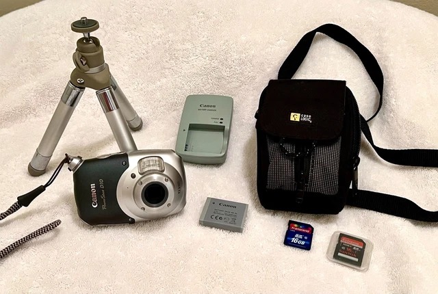 .Canon PowerShot D10