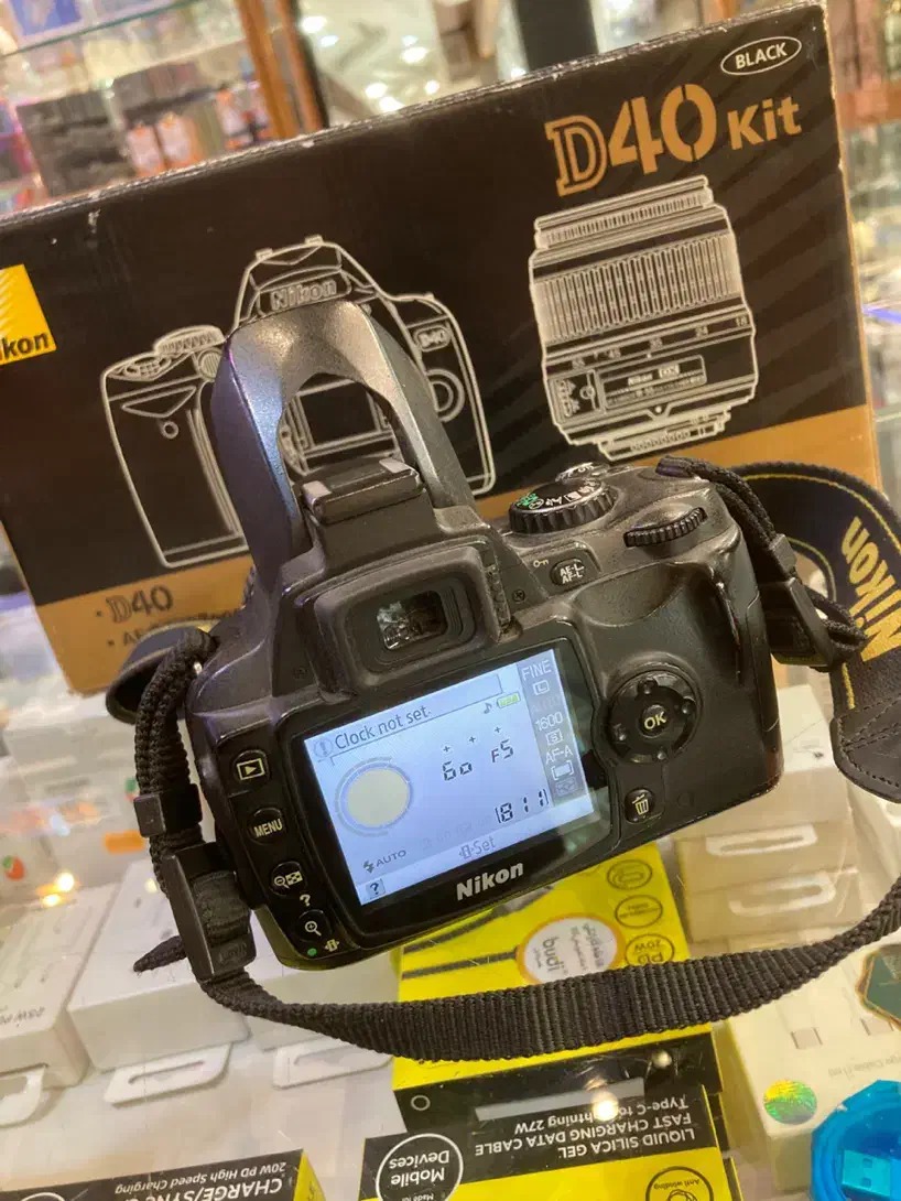 دوربین عکاسی نیکون D40