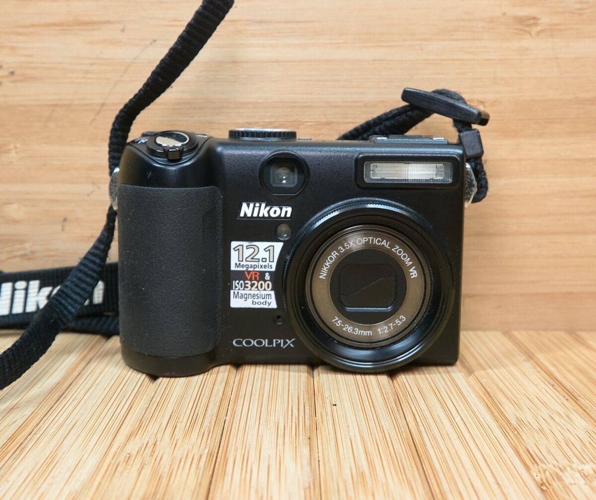Nikon  P5100