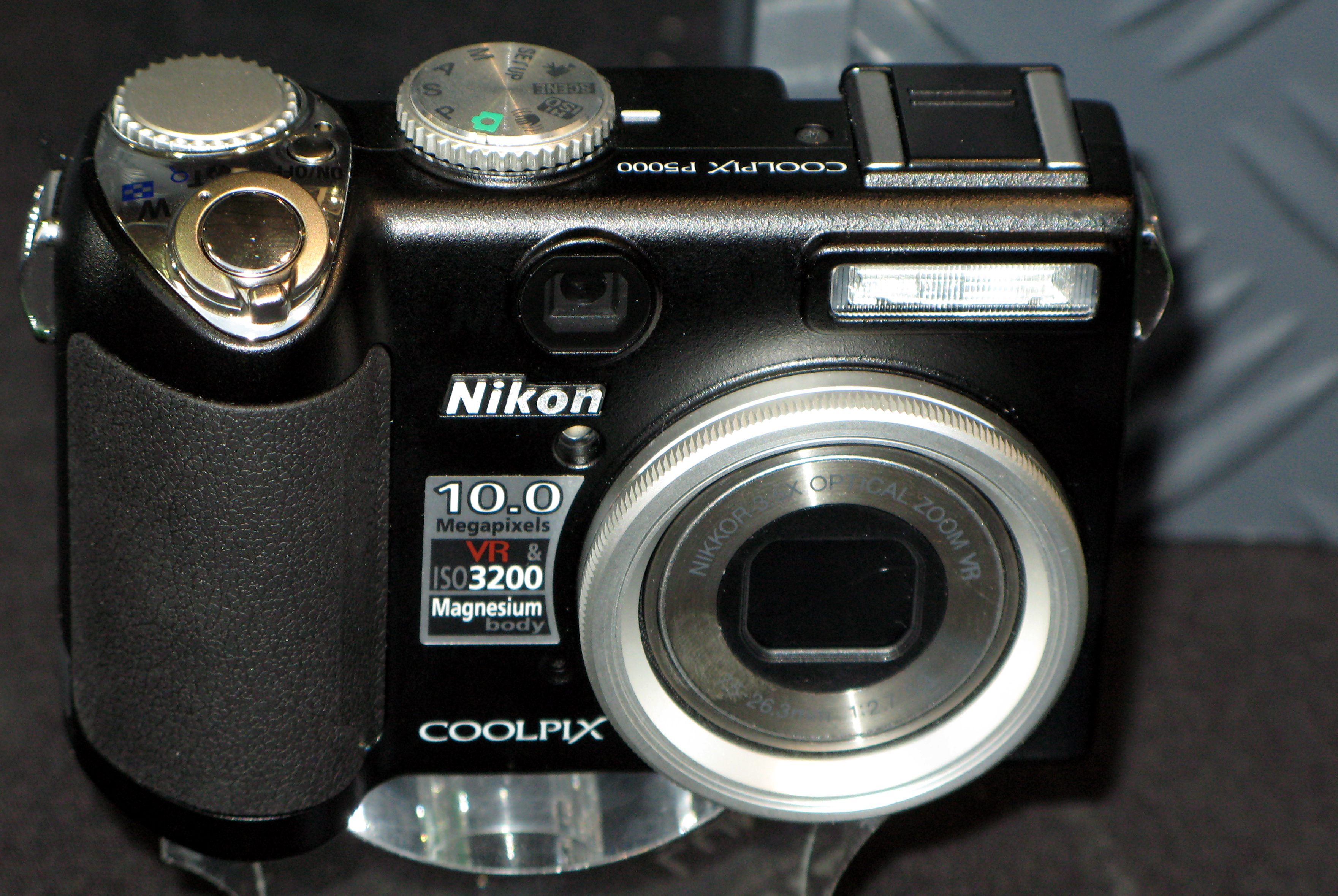 Nikon P5000