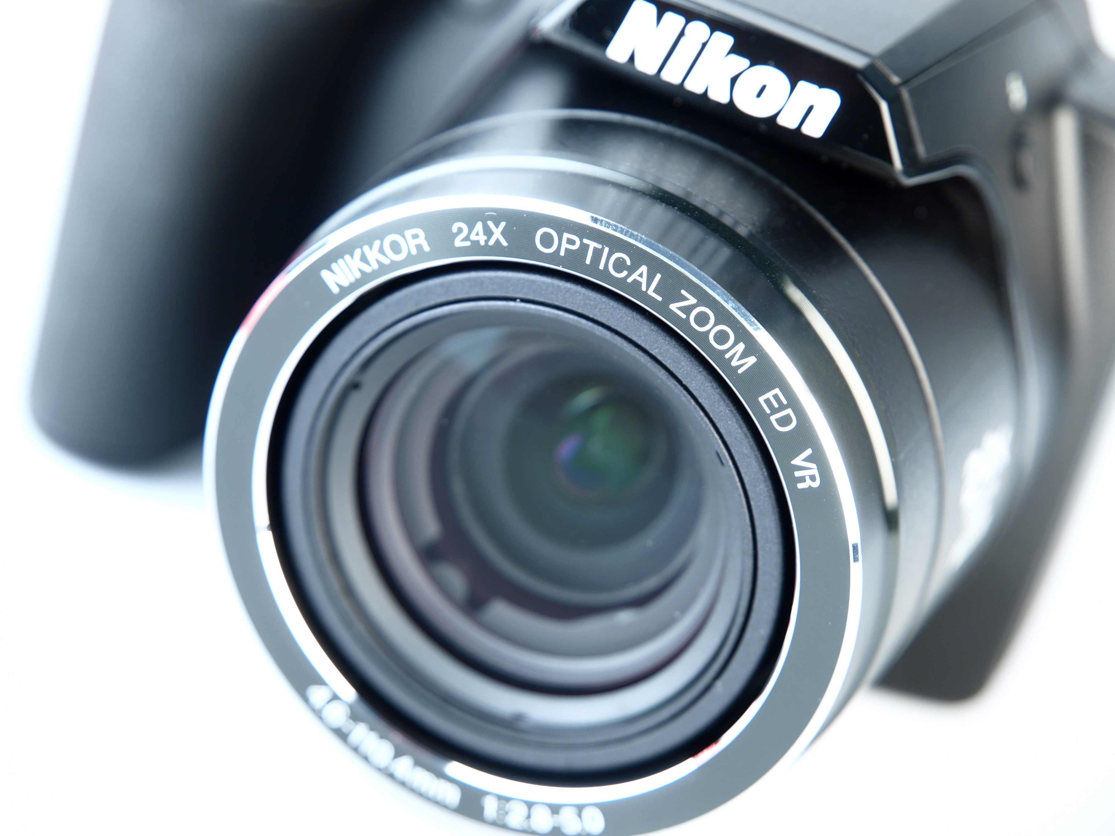 Nikon P90