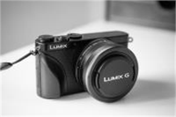 عرضه ی گریپ جانبی برای دوربین دیجیتال Panasonic GM1