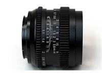 لنز فیکس 50 با دیافراگم 1.1 معرفی شد.