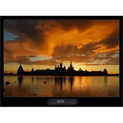 Nikon 18 - 70mm f/3.5 -4.5G ED-IF AF-S 2