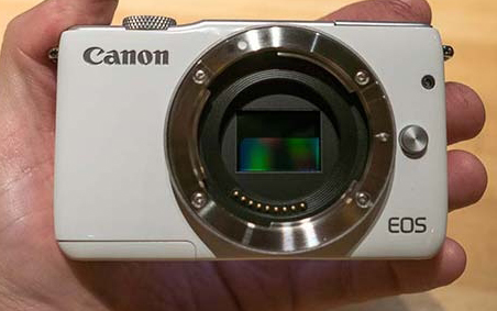 canon EOS M10 2