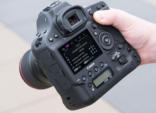 Canon EOS-1D X Mark II 2 3