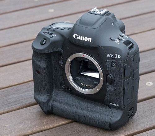 Canon EOS-1D X Mark II 2 6